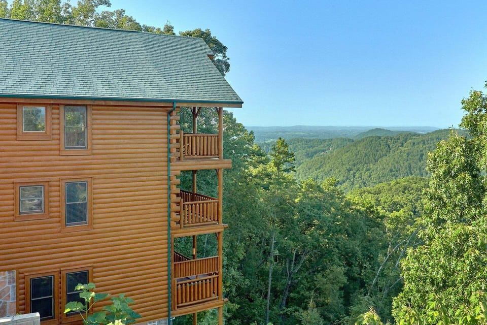 Resort 3 Bedroom Cabin with Premium View