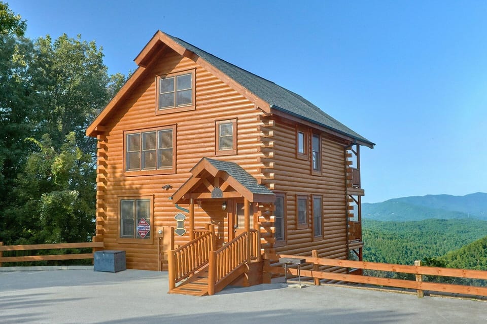 Premium 3 Bedroom Cabin with Great View