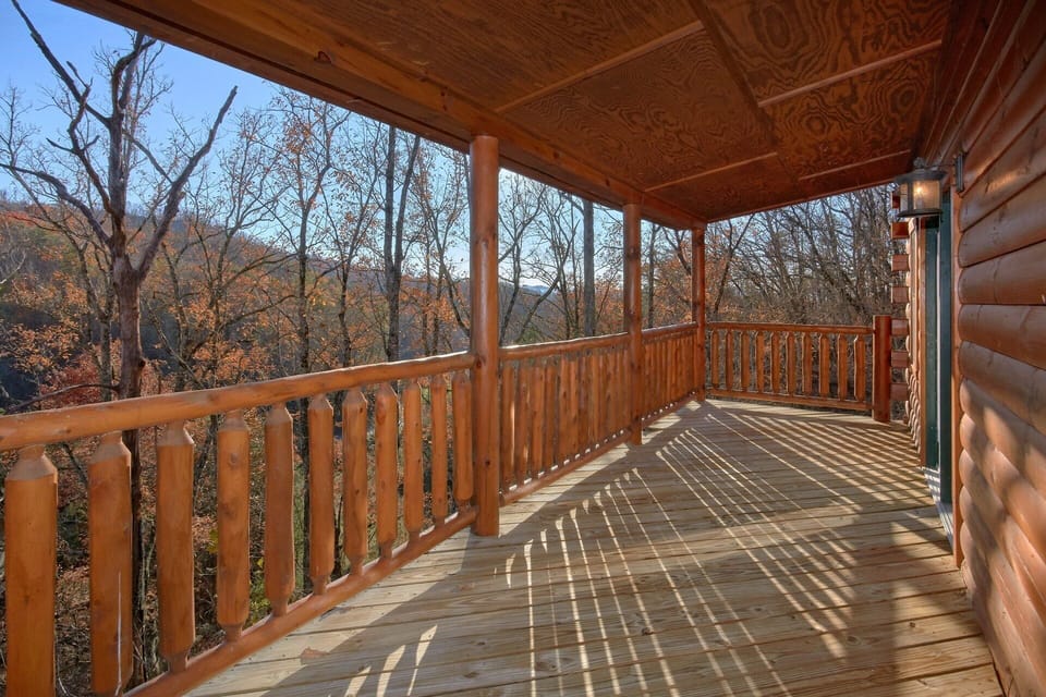 3 Bedroom Cabin with Large Deck