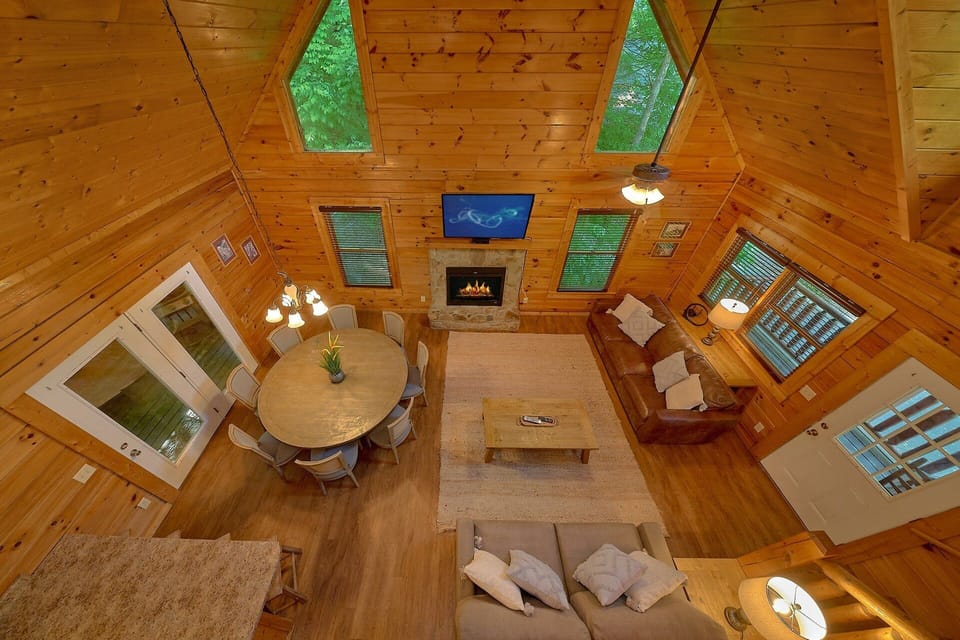 Pigeon Forge cabin rental with 4 bathrooms
