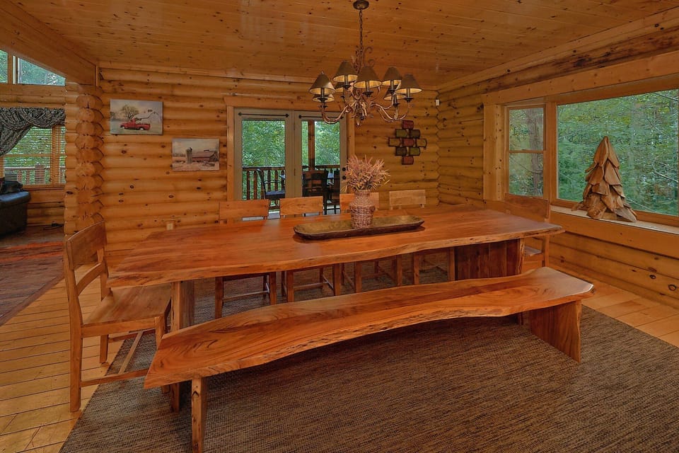 Dining Room for 12 in 5 bedroom cabin rental