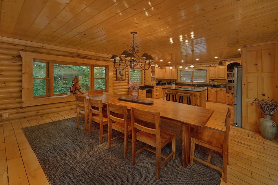 Premium Gatlinburg cabin with large dining room