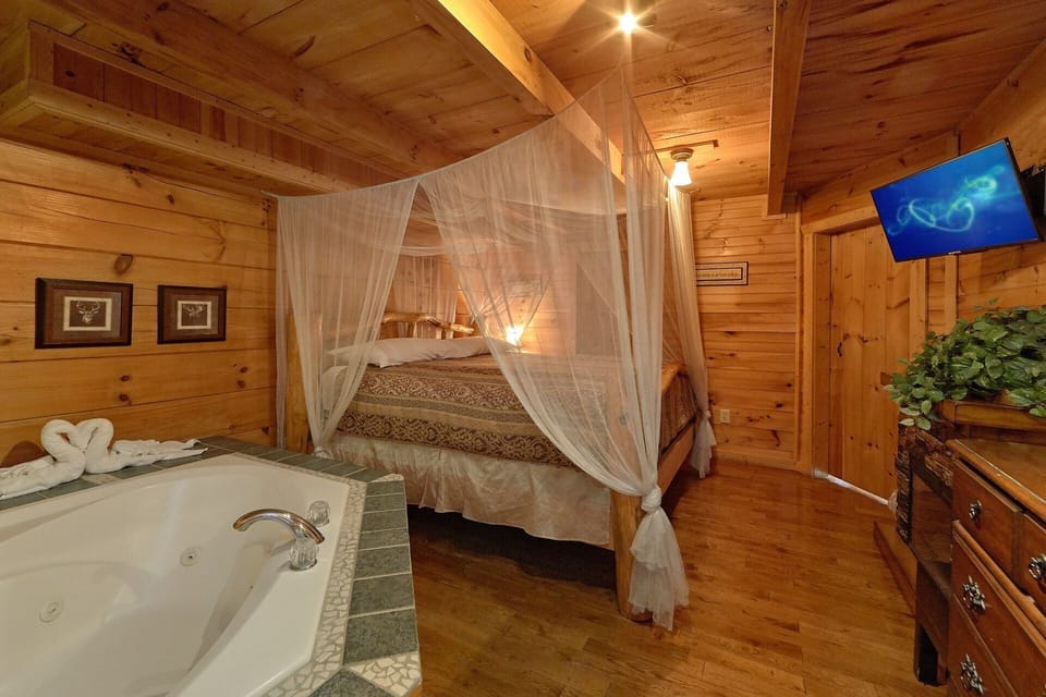 2 Person Jacuzzi Tub in Master Suite
