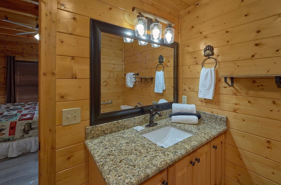 King Bedroom with Connecting Full Bathroom