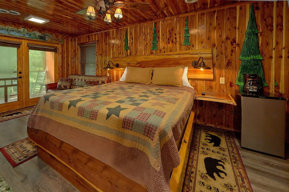 Cabin with 2 Master King Bedrooms and 2 Baths