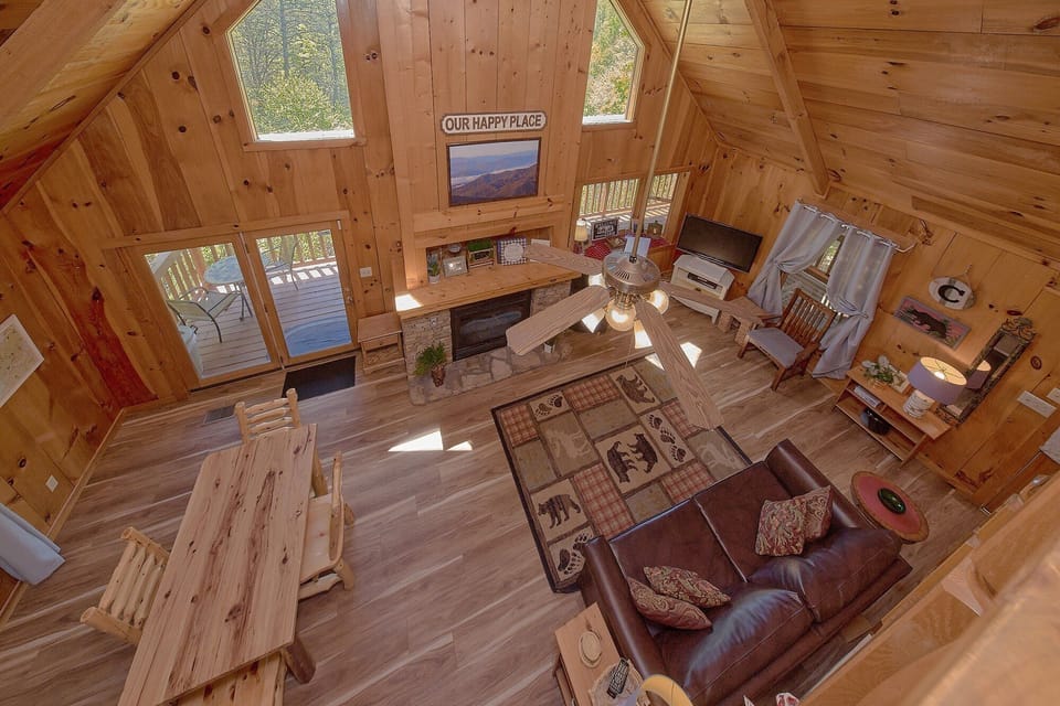 1 Bedroom Cabin near Dollywood with 2 Levels