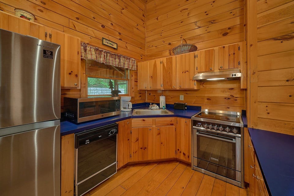 2 Bedroom Cabin with Fully Equipped Kitchen