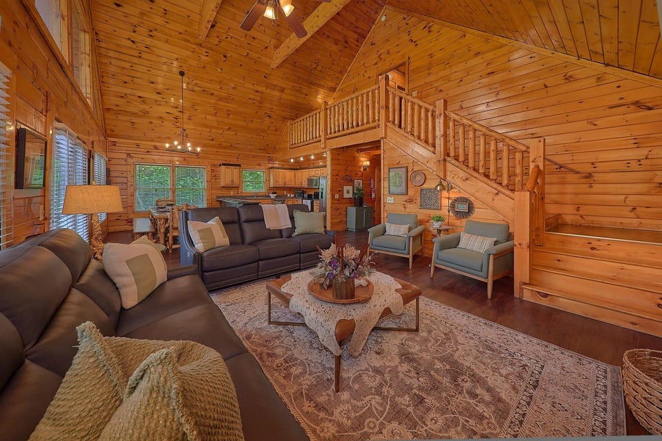 7 bedroom cabin with recliners and fireplace