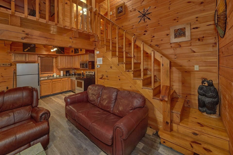 2 Bedroom Cabin with Luxurious Furniture