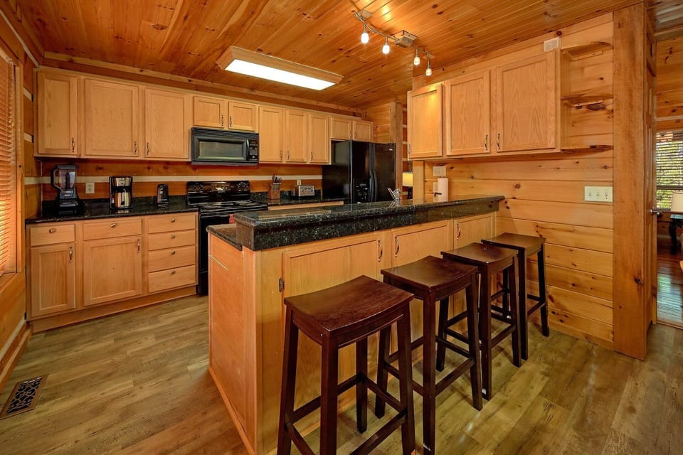 Kitchen Breakfast Bar 4 Bedroom Cabin Sleep 14