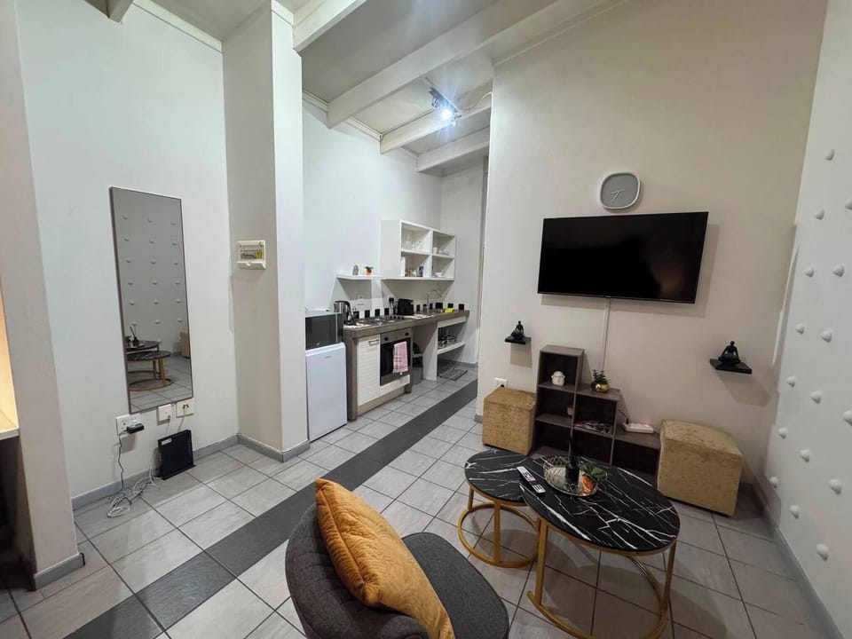 Apartment, 1 Bedroom | Living area