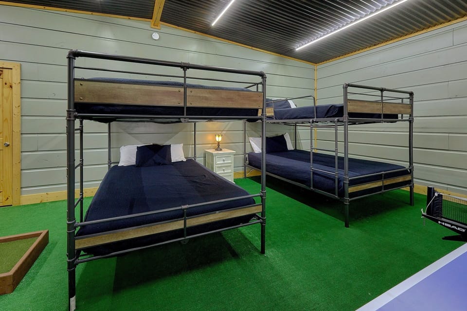 Queen bunk beds for 8 in cabin game house