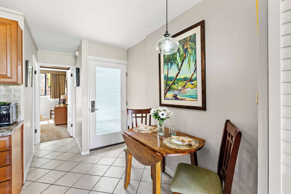 Dining area, hallway to bedroom