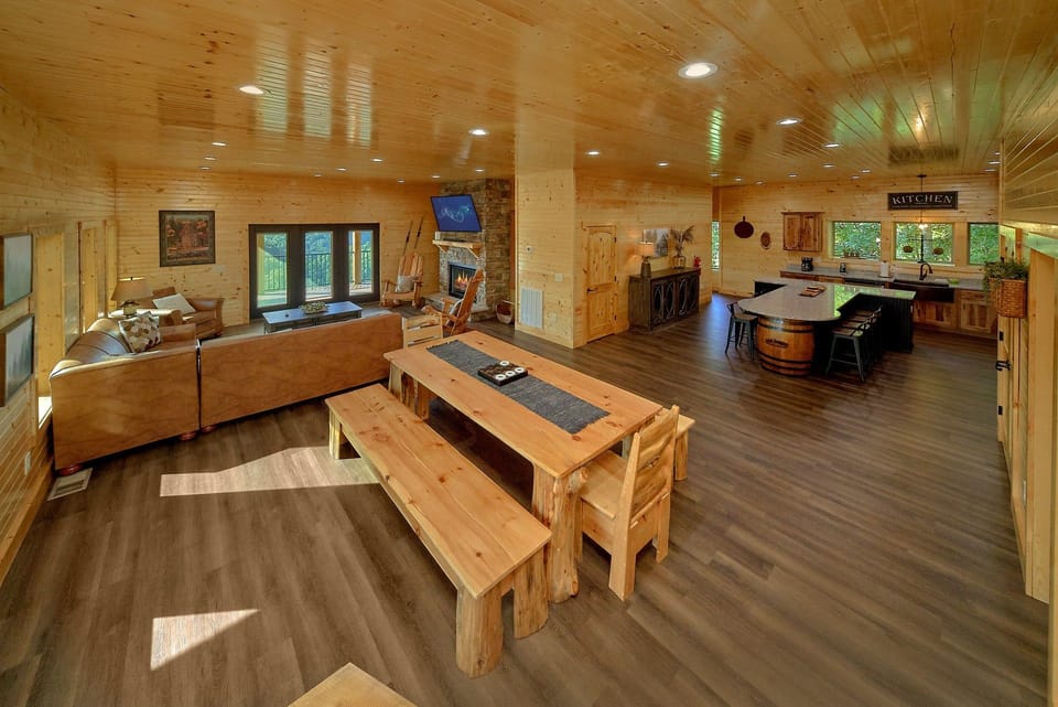 Spacious Dining Area Seats 10