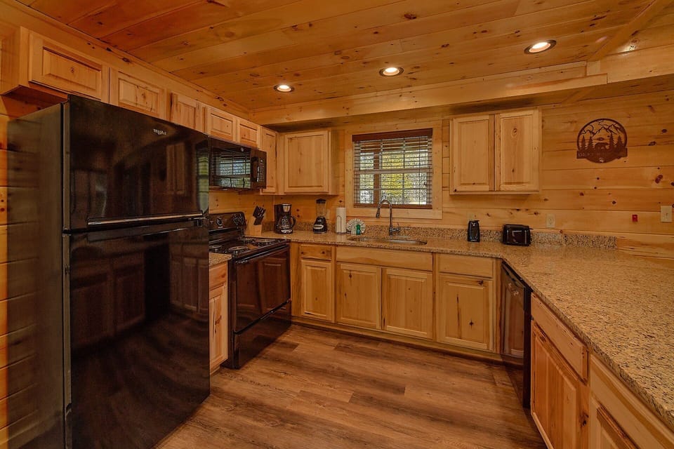 Two Bedroom Cabin with Fully Equipped Kitchen