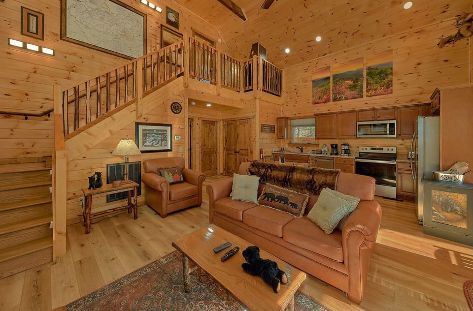Cozy Lazy Bear Log Cabin Sleeps 6