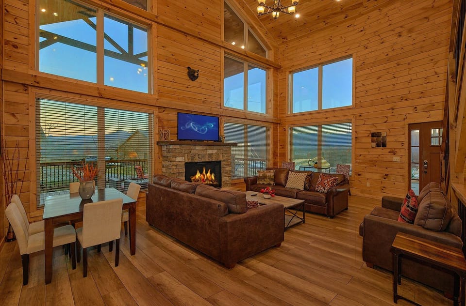 Gatlinburg 3 Bedroom Cabin Sleeps 10