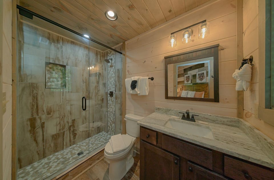 Private Master Bathroom in luxury cabin rental