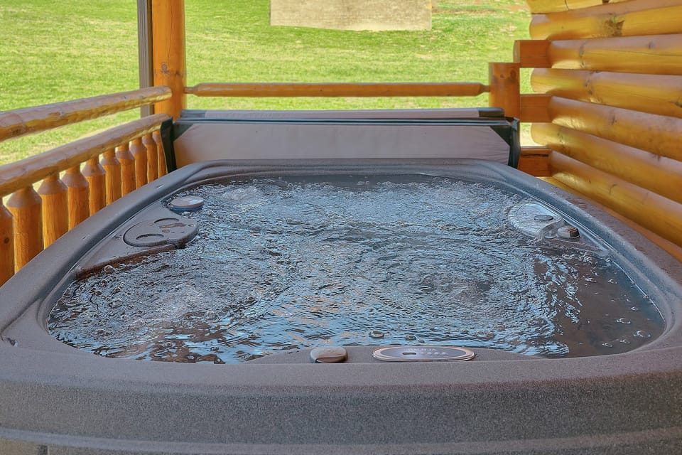 4 Bedroom Cabin with Private Indoor Pool