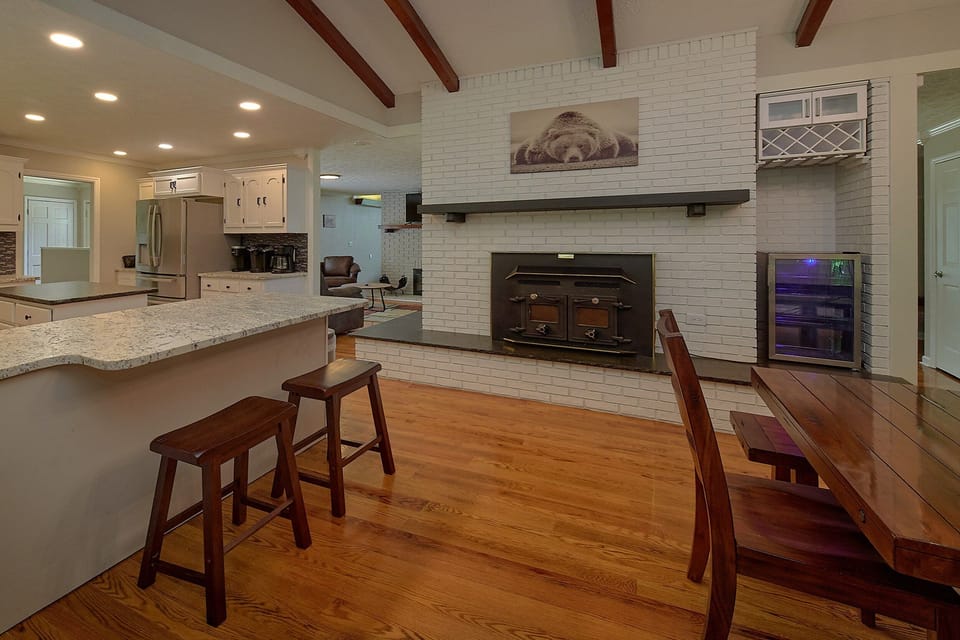 Dining room for 26 guests in 8 bedroom cabin