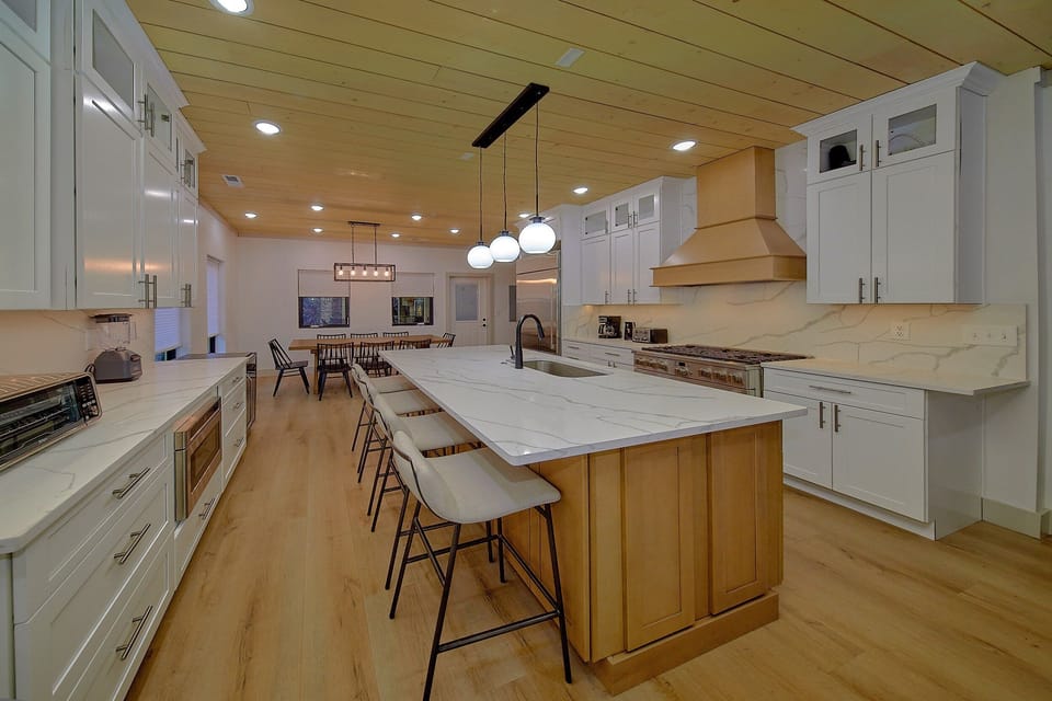 Luxurious Gatlinburg cabin with full kitchen