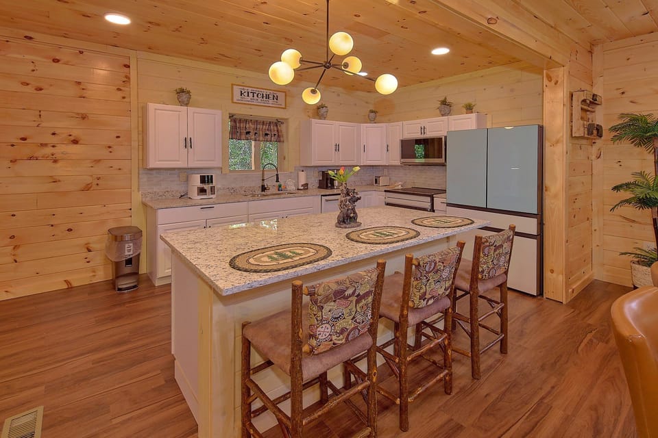 Extra Seating at the Kitchen Island