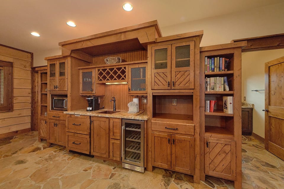 4 bedroom cabin with mini kitchen in game room