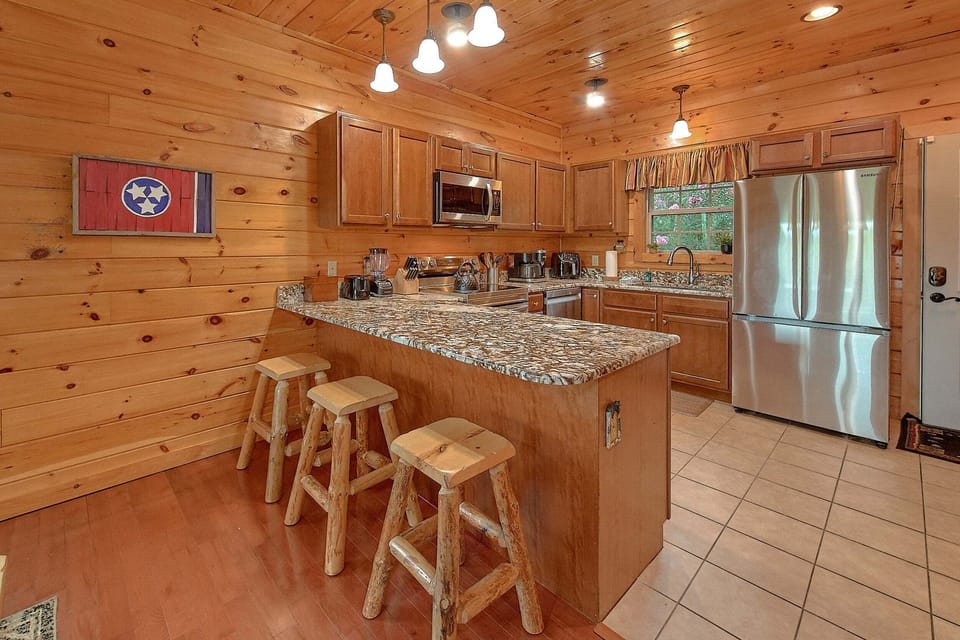 Fully Equipped Kitchen and Bar Area