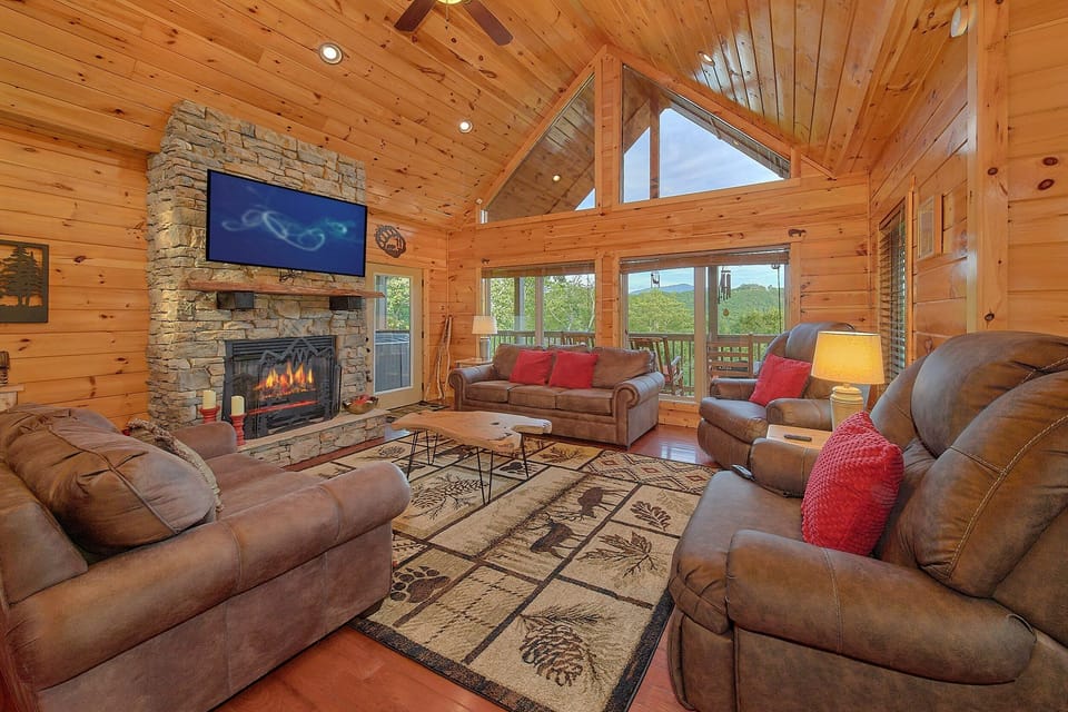 3 Bedroom Cabin with Gas Fireplace