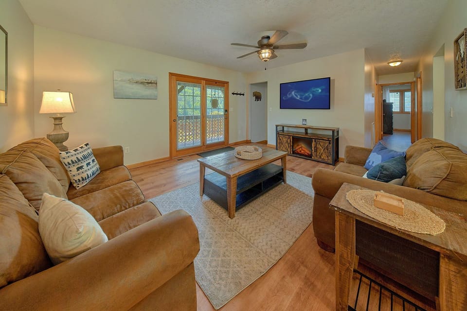3 Bedroom Home Near Dollywood
