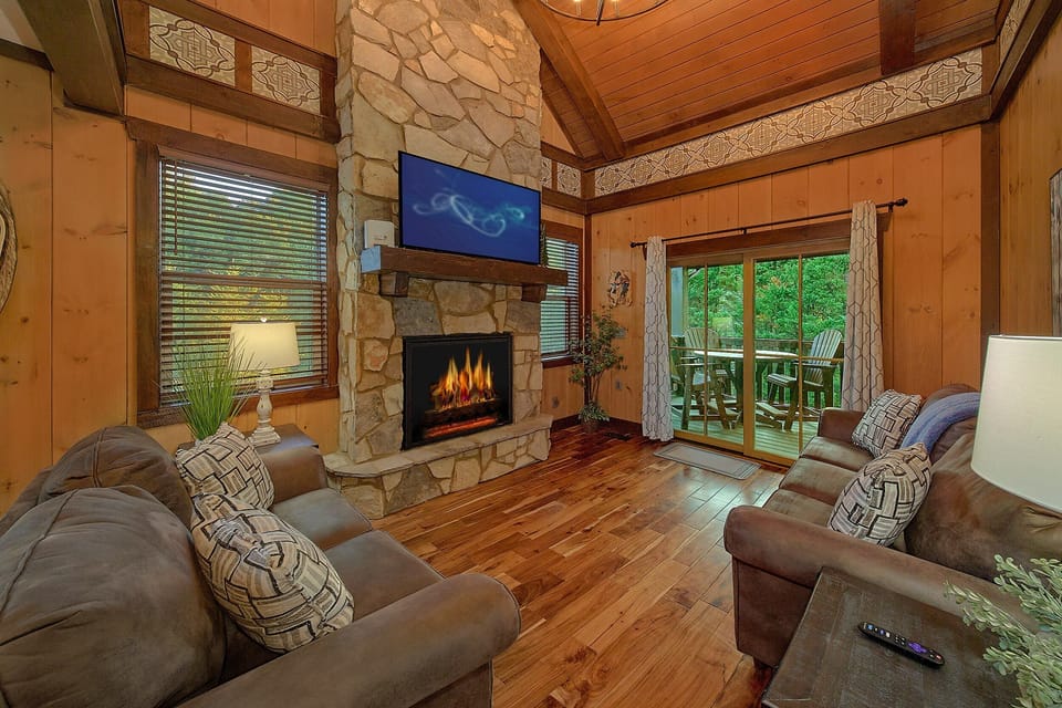 4 Bedroom Pigeon Forge Cabin