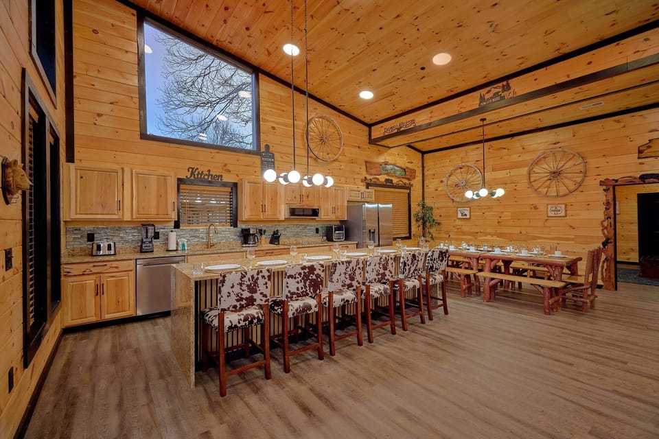 Extra Seating at the Kitchen Island