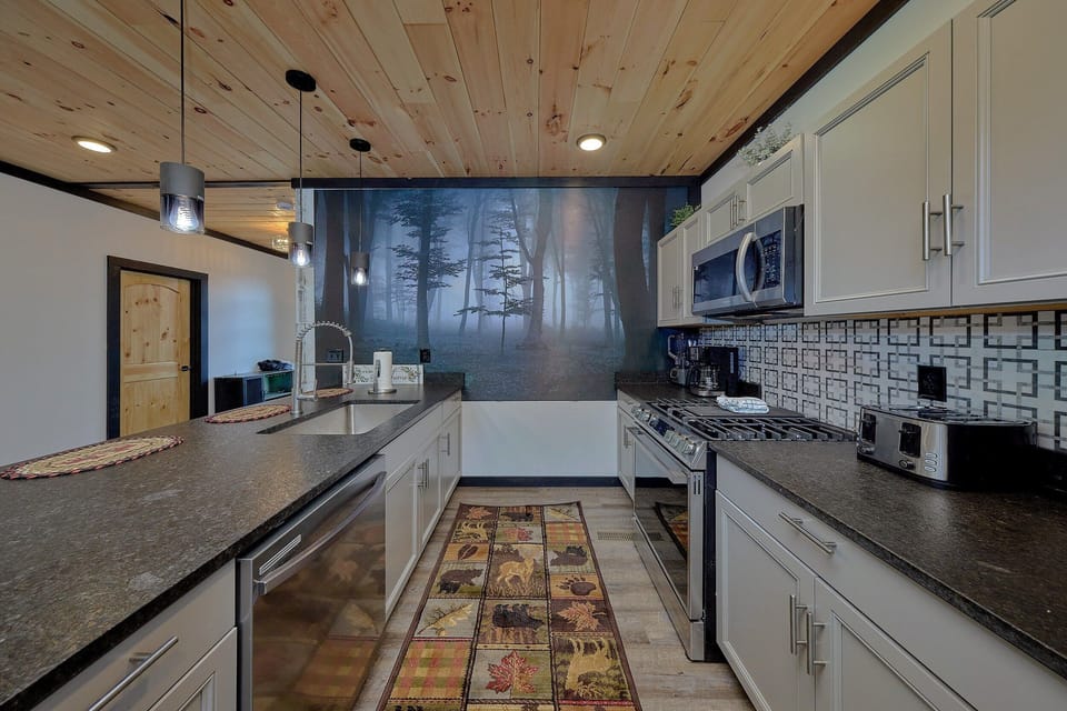 Modern Fully Equipped Kitchen