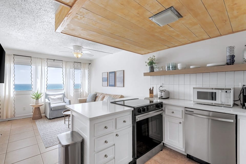 Condo, Multiple Beds, Beach View (Pinnacle Port A518 - Seaside Pearl) | Private kitchen | Coffee/tea maker