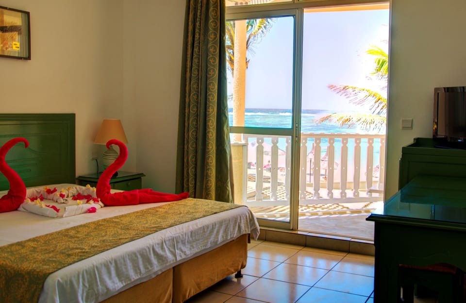 Minibar, in-room safe, desk, blackout drapes