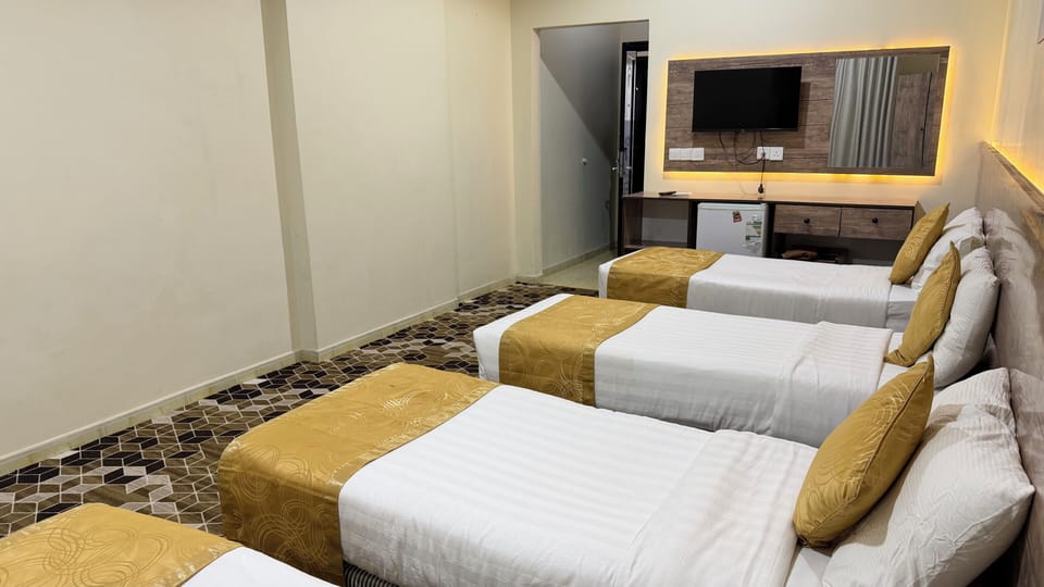 Basic Quadruple Room, City View