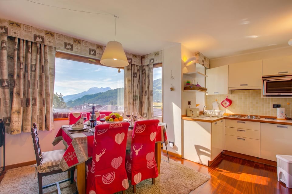 Kitchen and dining area
