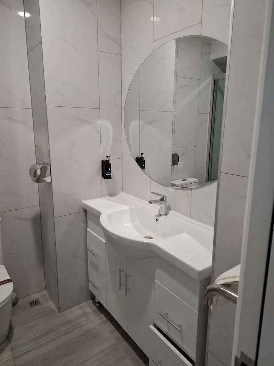 Triple Room | Bathroom | Towels, soap, shampoo