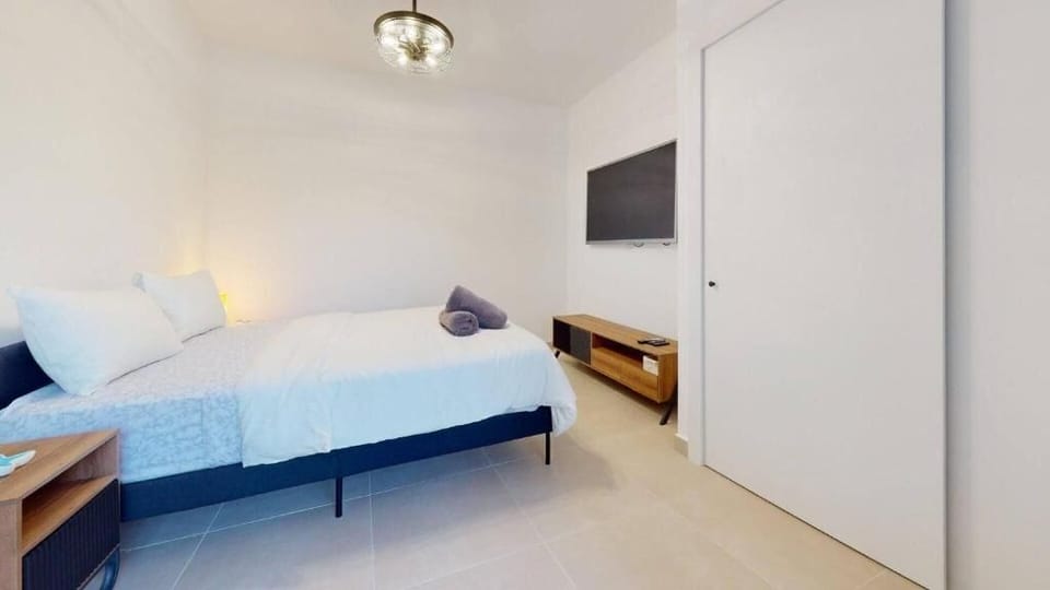 Luxury Apartment, Balcony, Garden View | Iron/ironing board, WiFi (free)