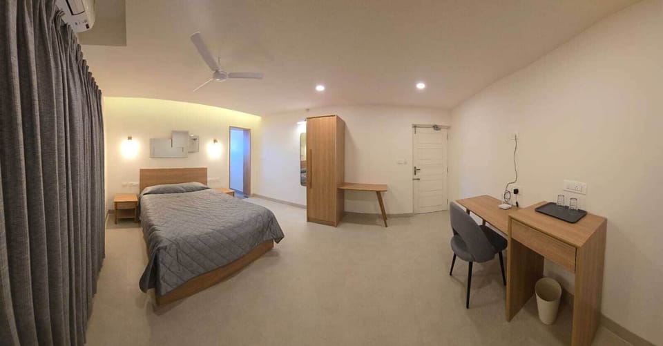Deluxe Double Room | Desk, laptop workspace, WiFi (free)