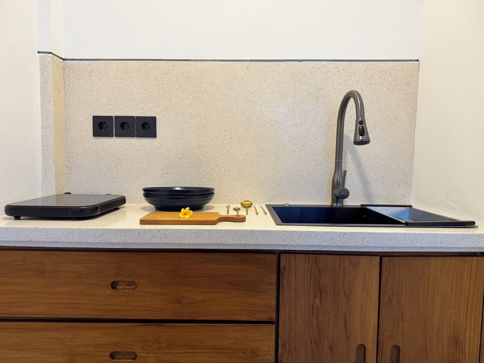 Deluxe Double Room, Pool View | Private kitchen