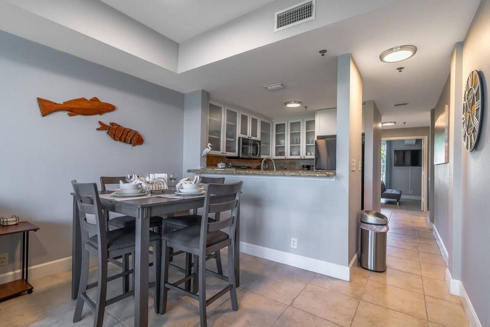 Dining Area with access to kitchen