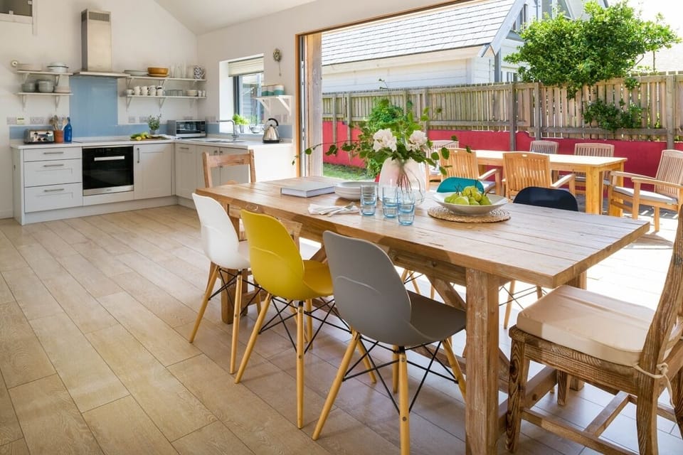 Dining area at An Mordros coastal holiday home Cornwall