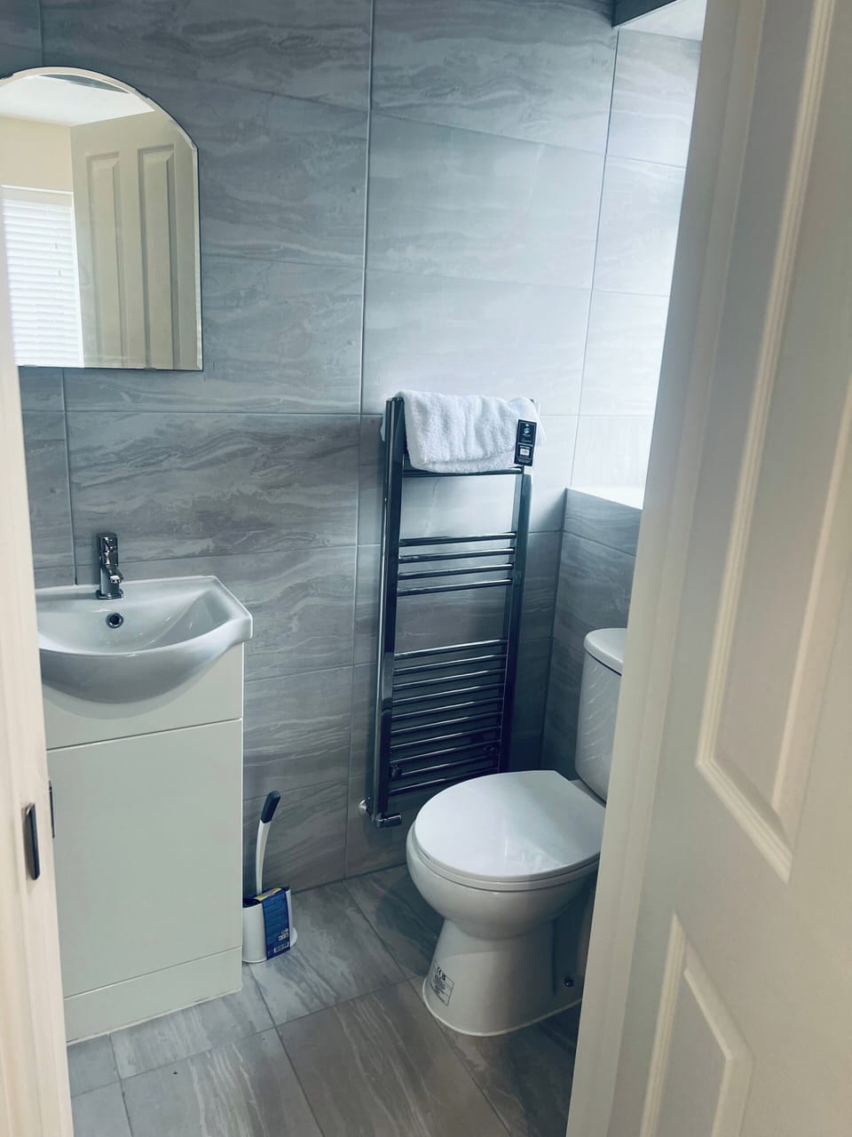 Shower, towels