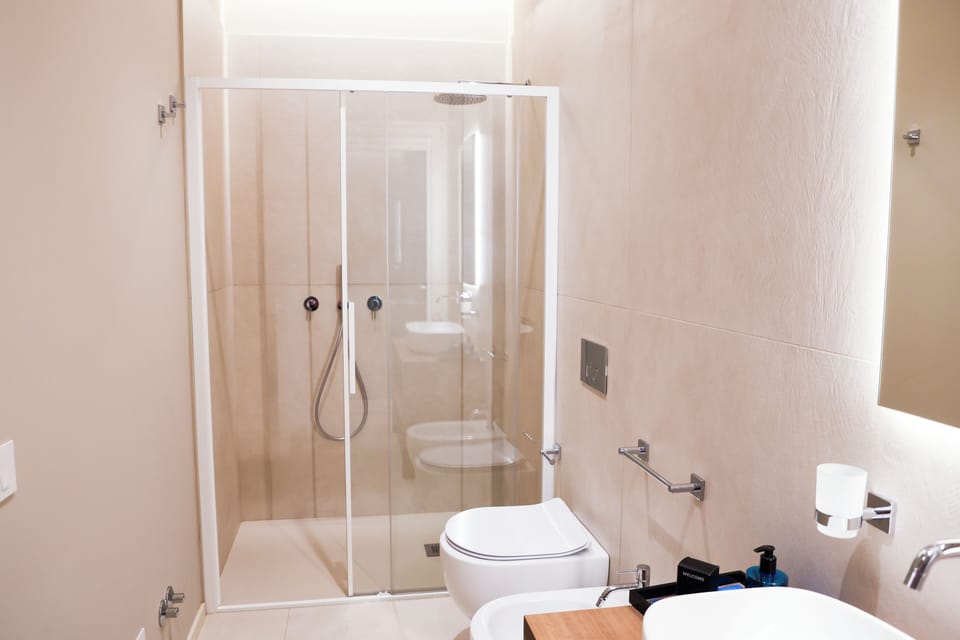 Comfort Studio, Balcony, City View | Bathroom