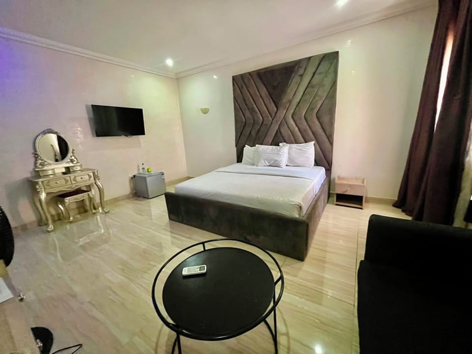 Superior Room | Desk, laptop workspace, WiFi (free)