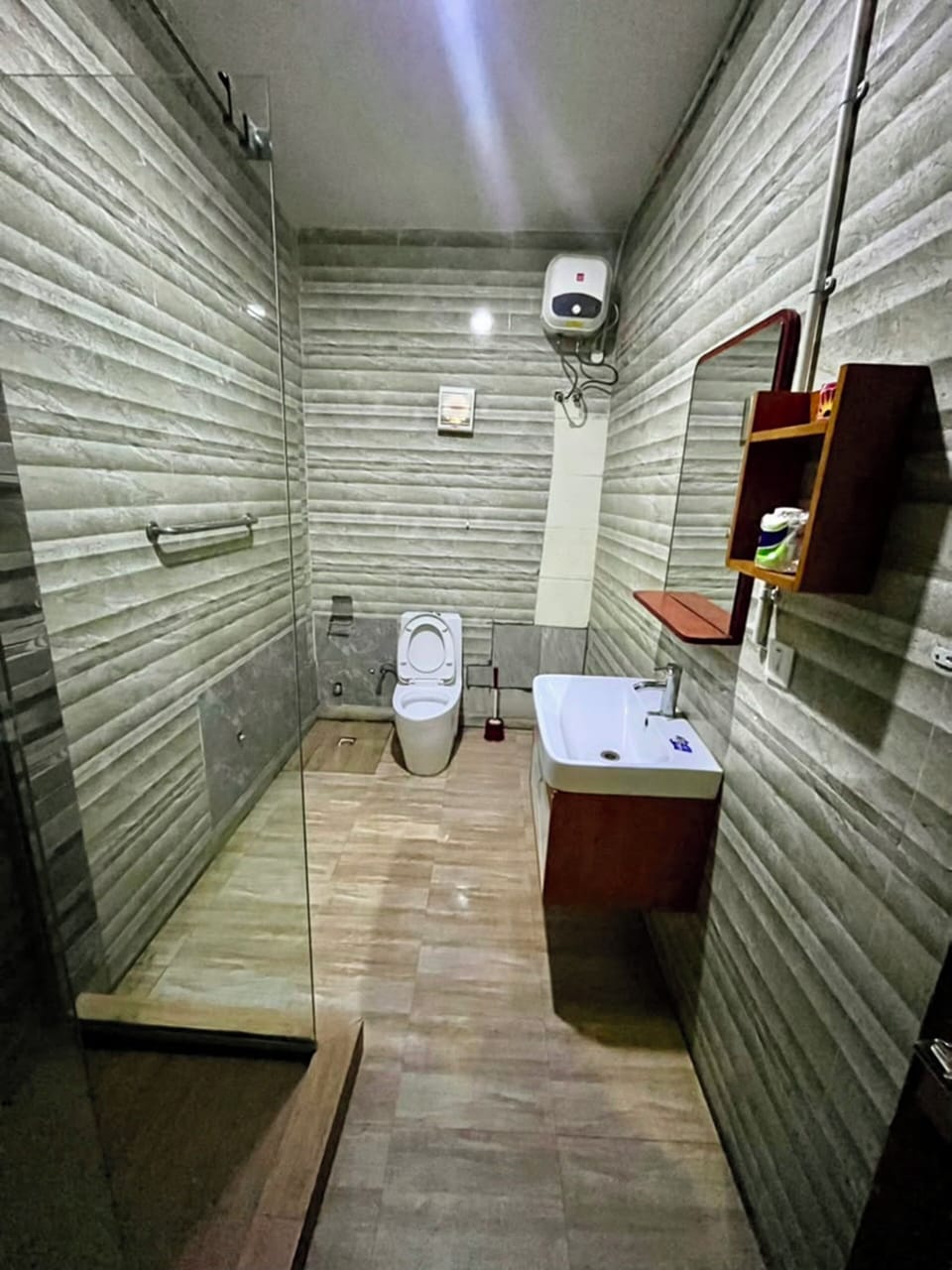Shower, towels, soap, shampoo