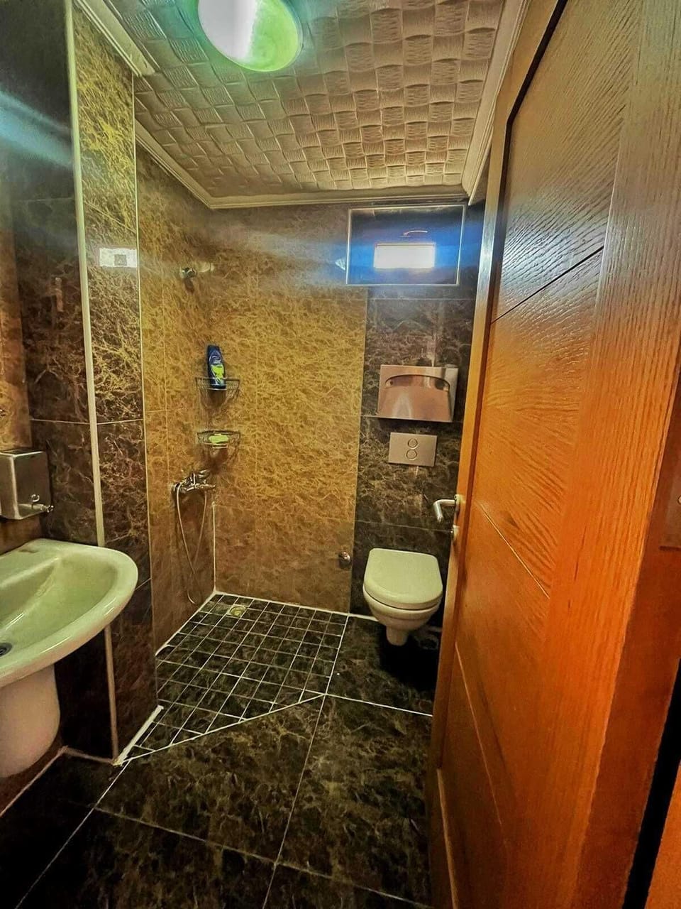 Deluxe Apartment, Balcony, City View | Bathroom | Shower, hair dryer, towels, soap
