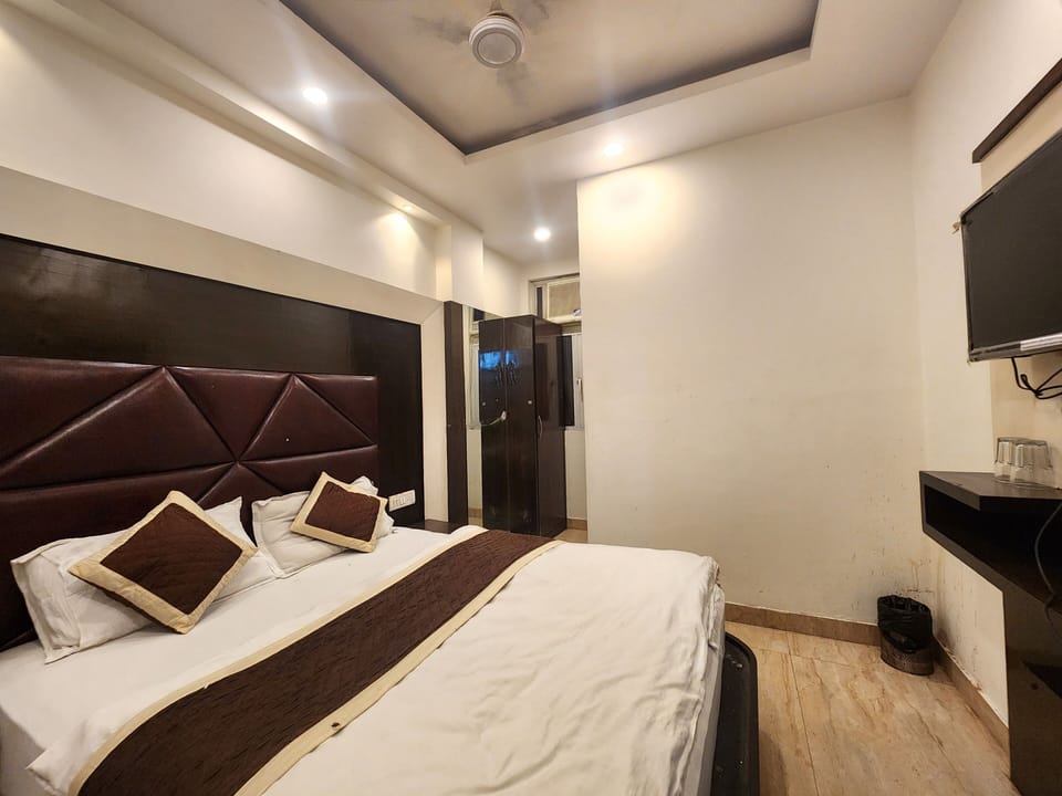 Deluxe Double Room, City View | WiFi (free)