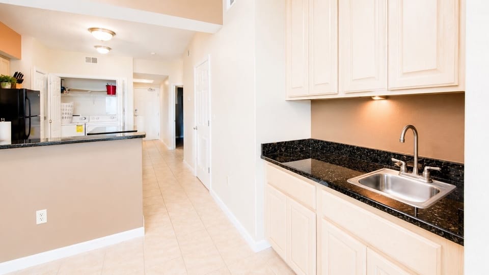 Bonus Wet Bar - An additional wet-bar area provides extra counter space, storage and convenience during your stay.